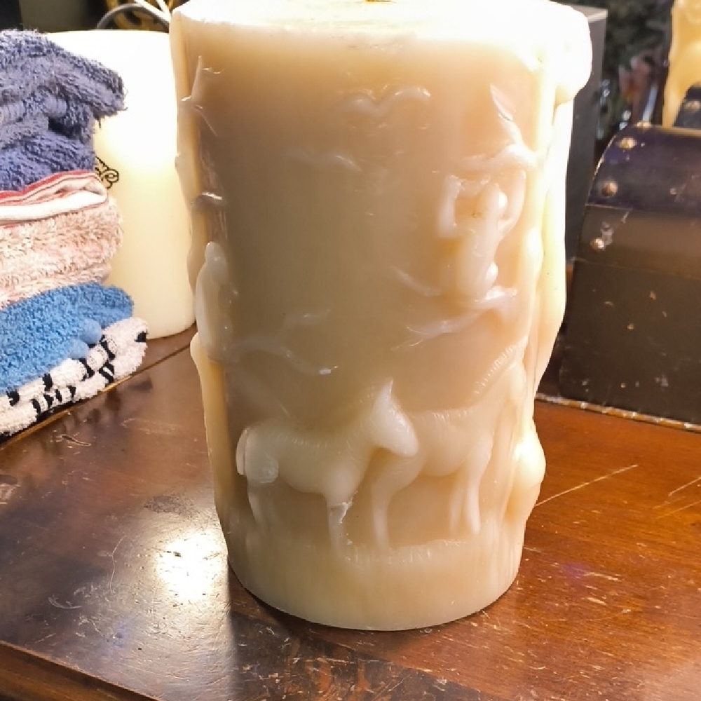 Handcarved Handmade Animal Inprints Candle - Picture 5 of 8